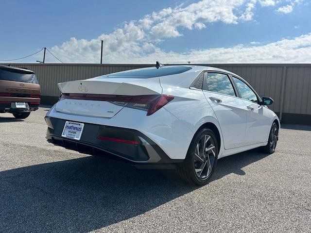 New 2025 Hyundai Elantra Limited image 4