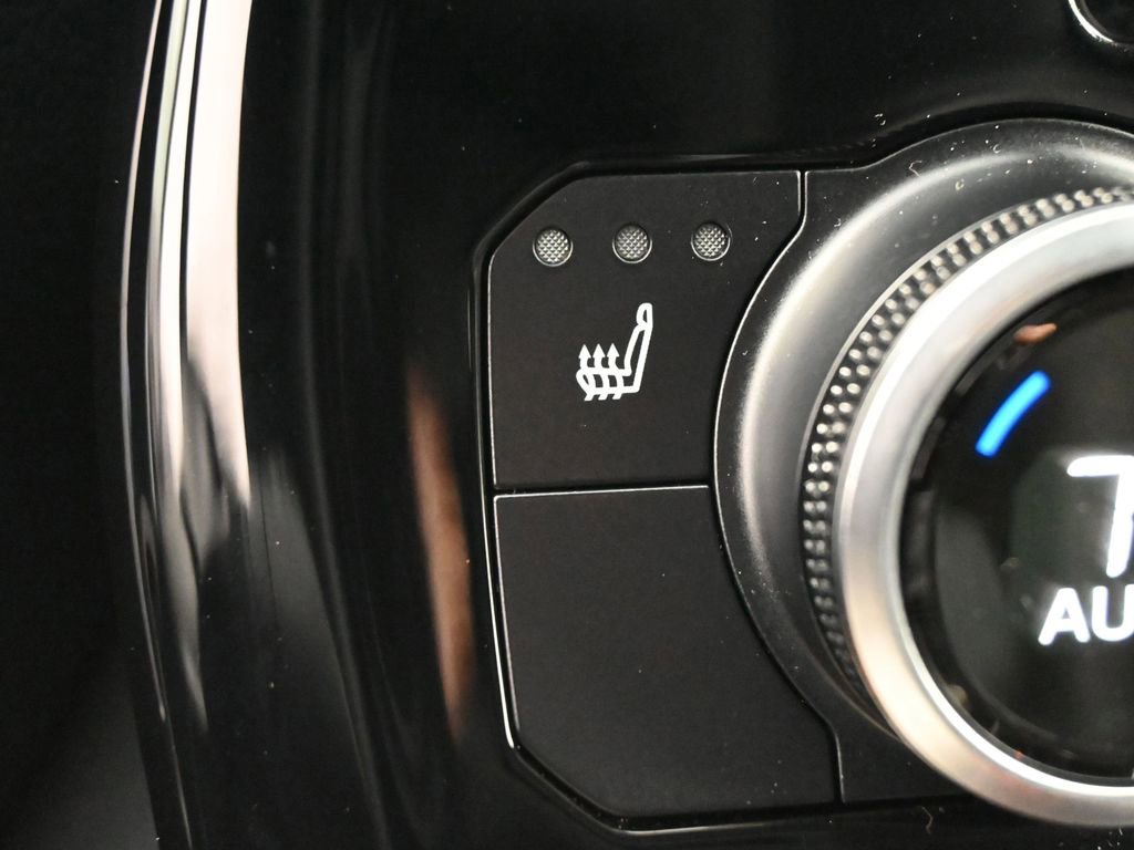 Used 2023 Toyota Highlander XLE image 13