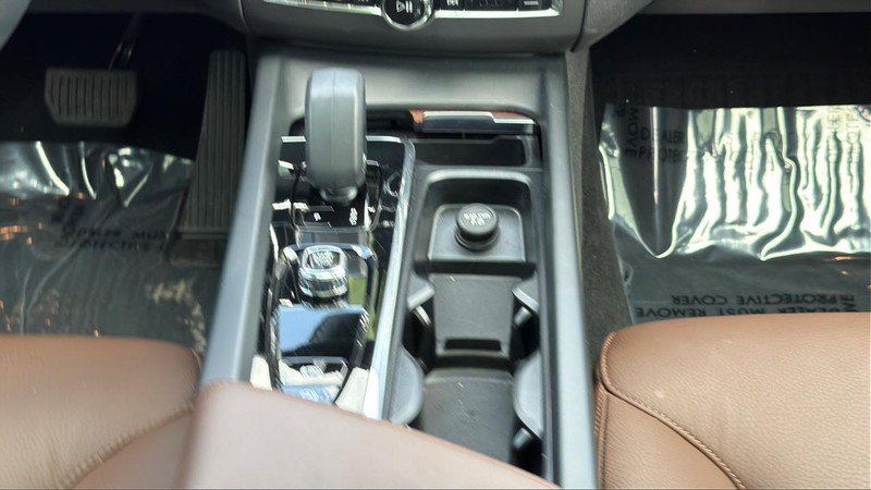 Certified 2023 Volvo XC60 B5 Plus w/ Climate Package FWD image 15