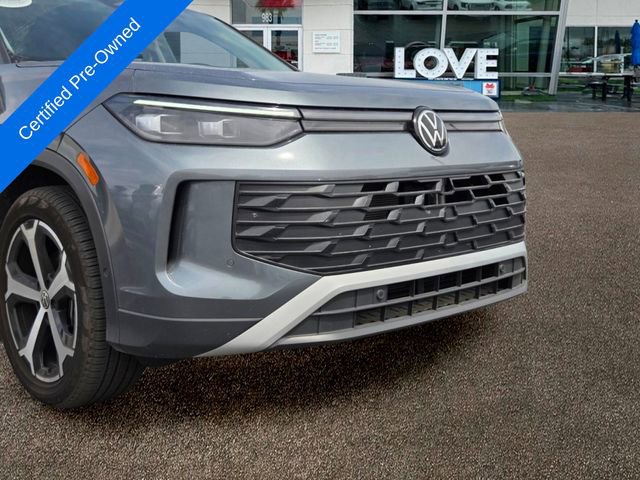 Used 2025 Volkswagen Tiguan SE FWD image 8