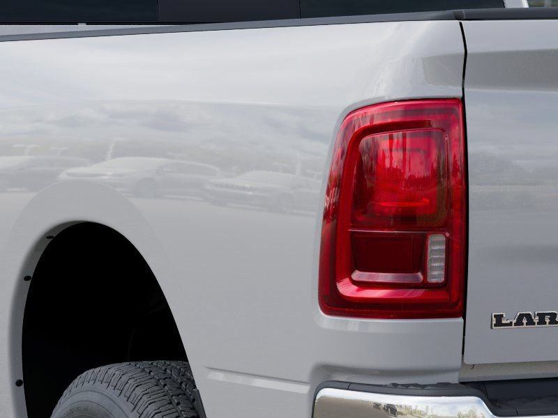 New 2025 RAM 3500 Laramie AWD/4WD image 10