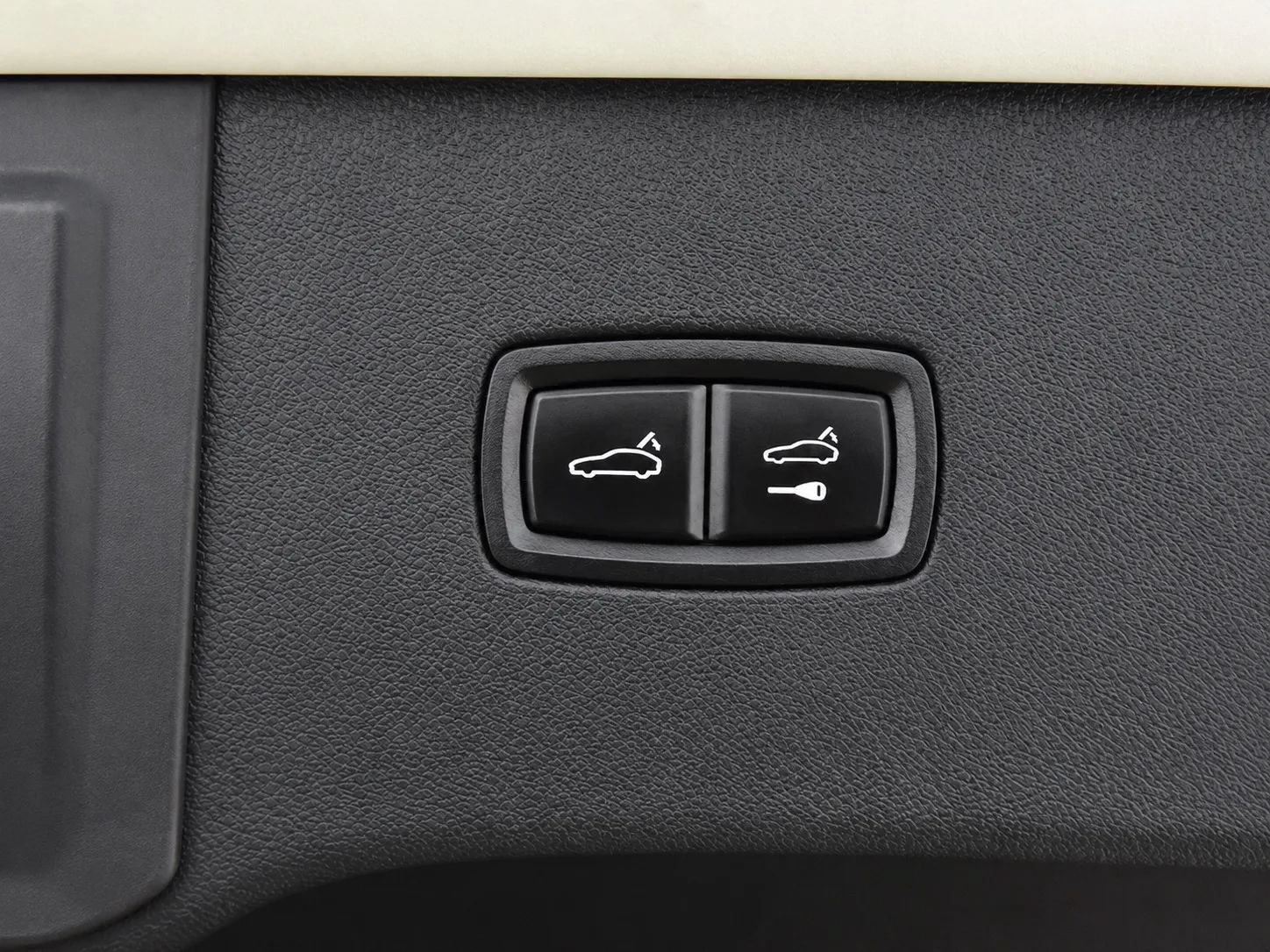 Used 2024 Porsche Cayenne S AWD/4WD image 19