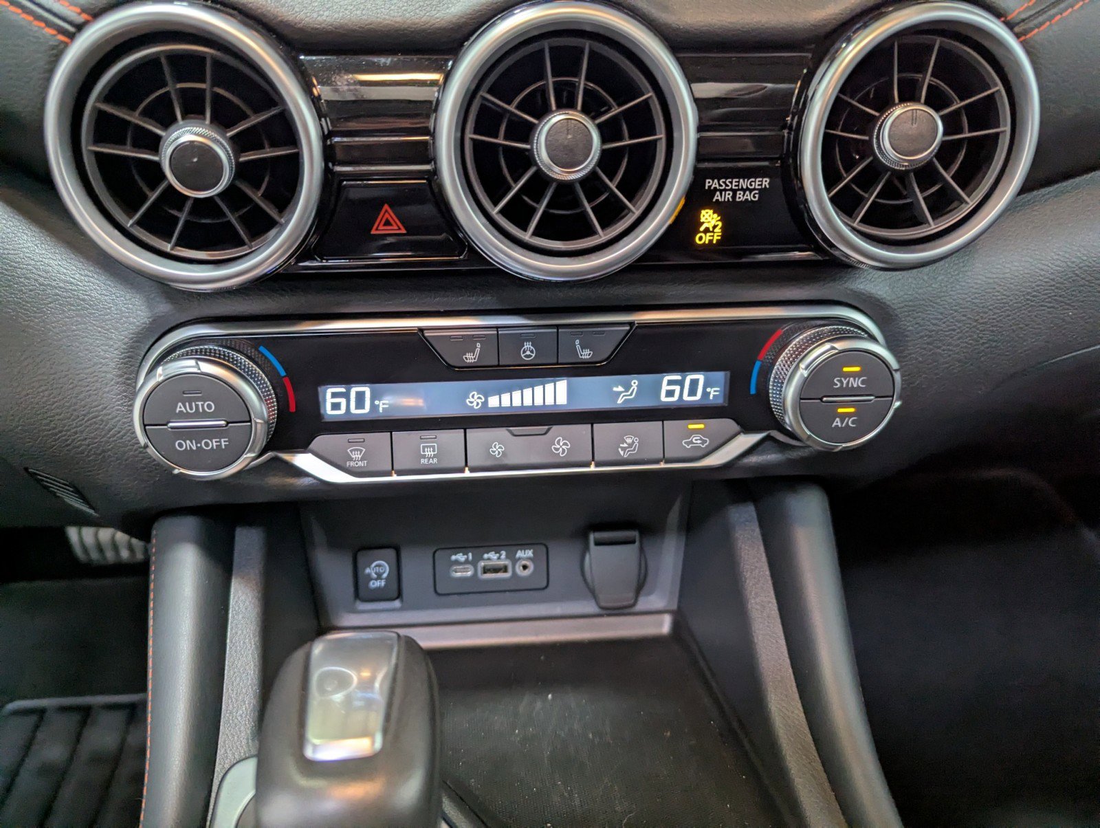 Used 2025 Nissan Sentra SR w/ SR Premium Package image 23