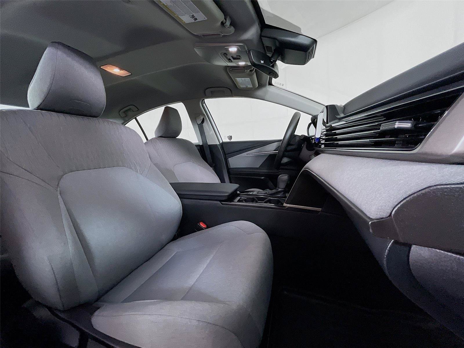 Used 2025 Toyota Camry LE w/ Convenience Package FWD image 29
