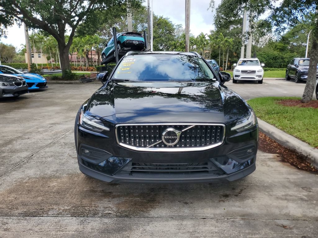 Certified 2024 Volvo V60 B5 Cross Country Plus AWD/4WD image 2