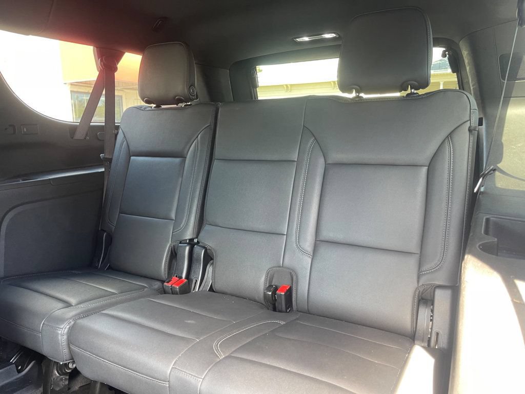 Used 2025 Chevrolet Suburban Z71 AWD/4WD image 13