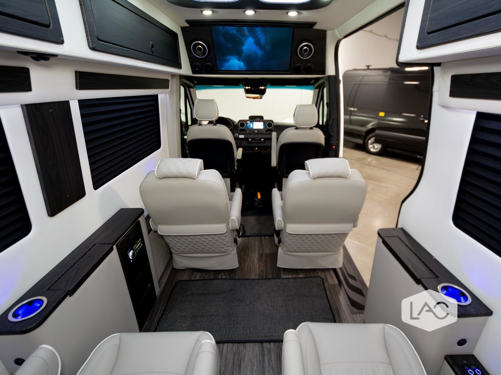 Used 2025 Mercedes-Benz Sprinter 3500 image 33