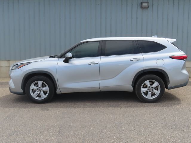 Used 2021 Toyota Highlander L FWD image 6