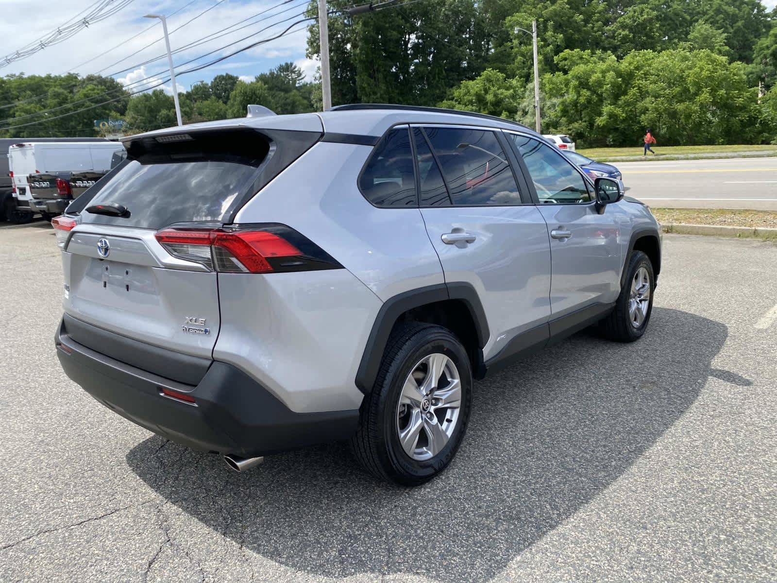 Used 2023 Toyota RAV4 XLE w/ Convenience Package AWD/4WD image 3