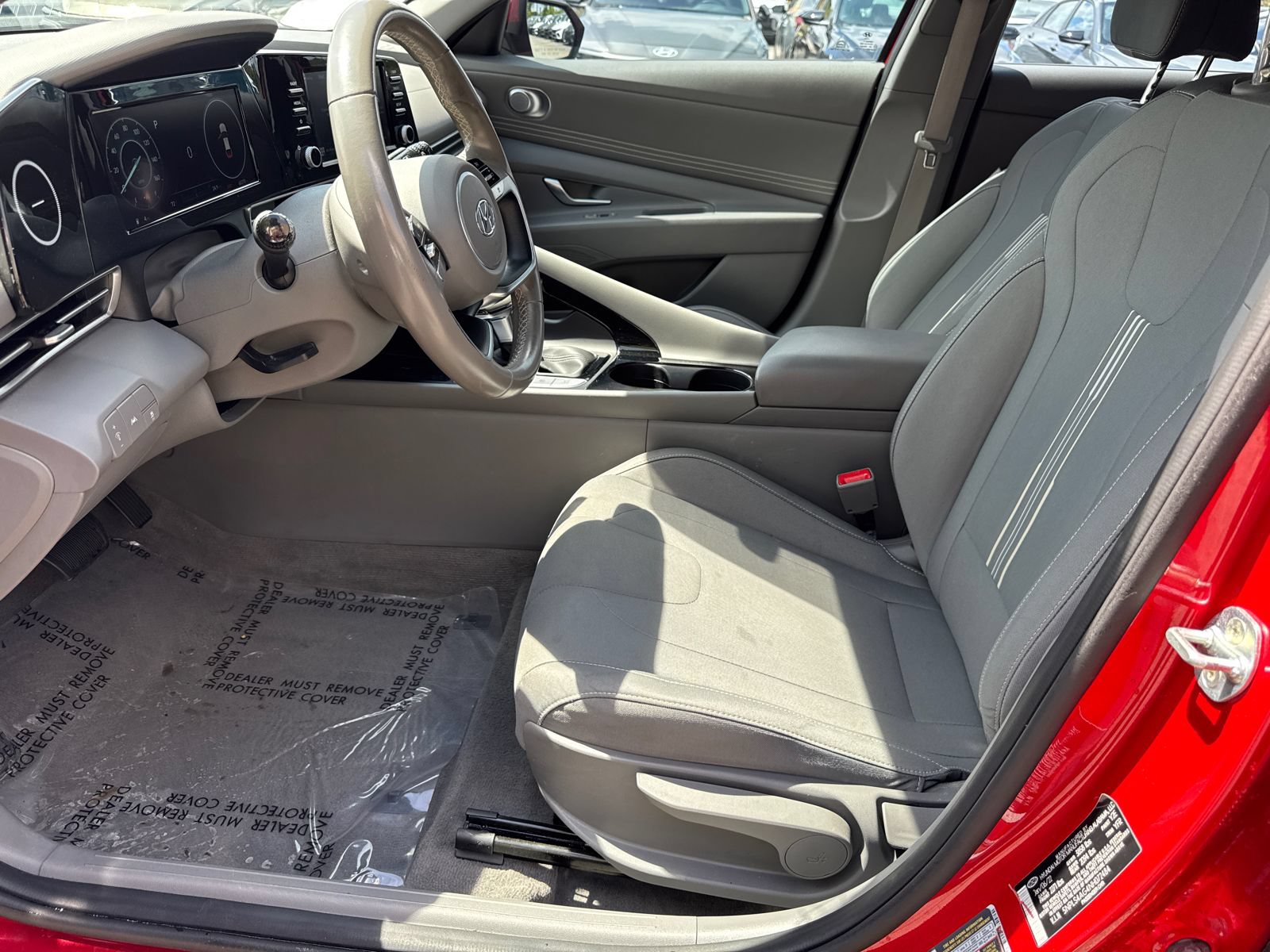 Used 2022 Hyundai Elantra SEL w/ Convenience Package FWD image 9