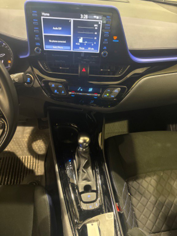 Used 2020 Toyota C-HR XLE image 12