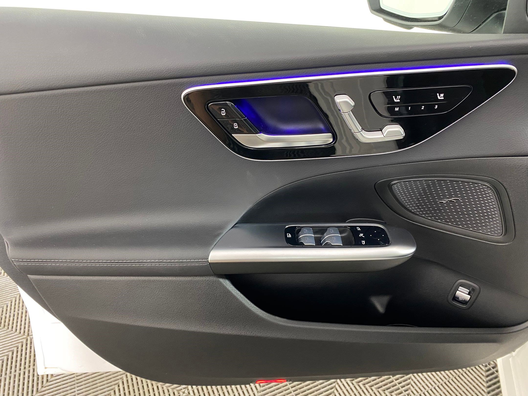 Used 2025 Mercedes-Benz C 300 4MATIC Sedan image 11