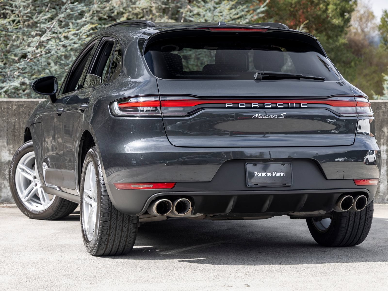 Certified 2021 Porsche Macan S AWD/4WD image 3