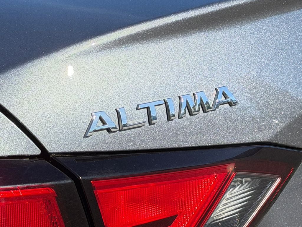 Used 2020 Nissan Altima 2.0 Platinum FWD image 35
