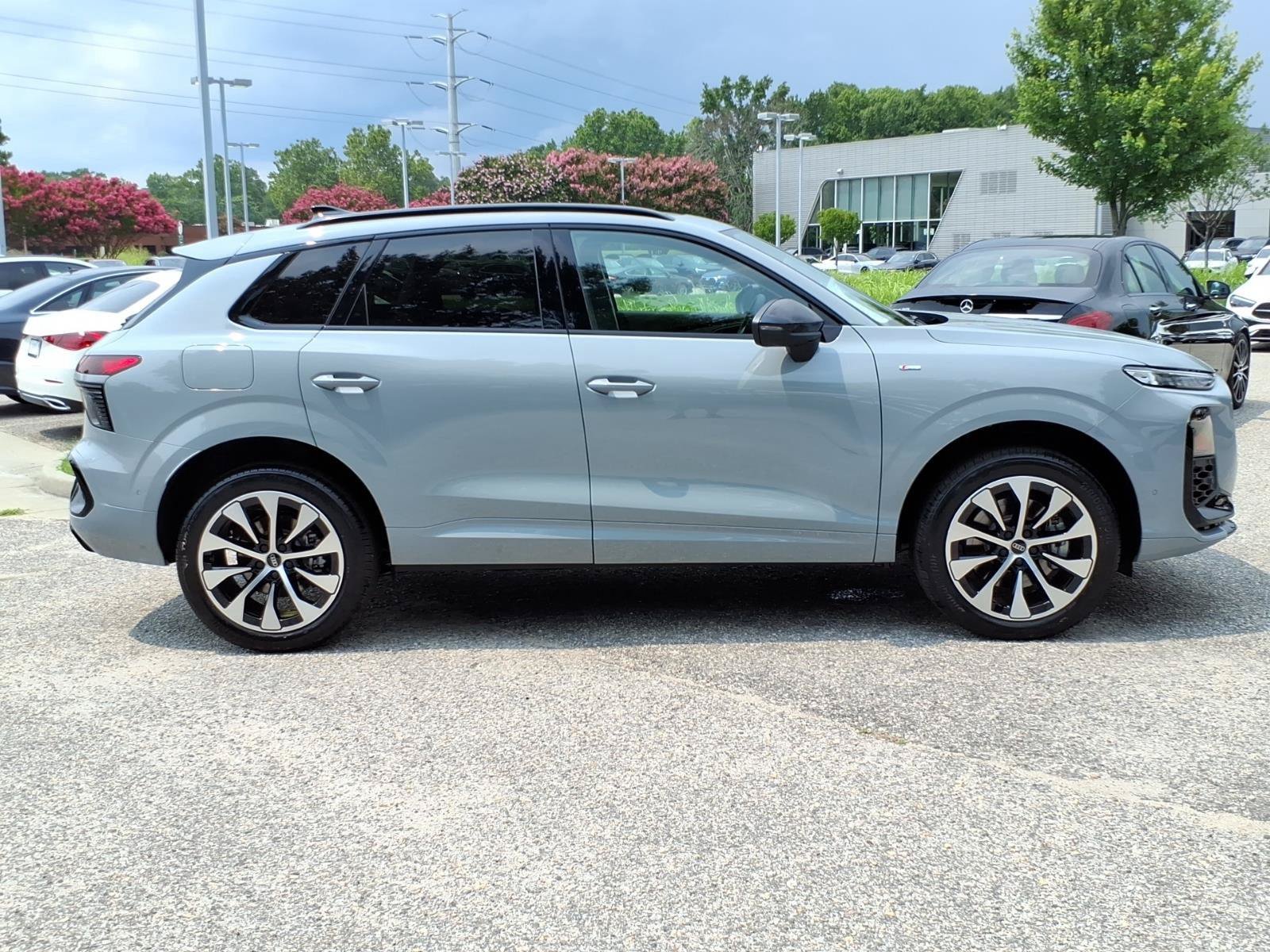New 2026 Audi Q3 quattro 2.0T AWD/4WD image 7