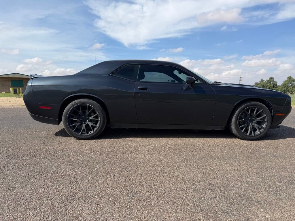 Used 2018 Dodge Challenger SXT RWD image 7