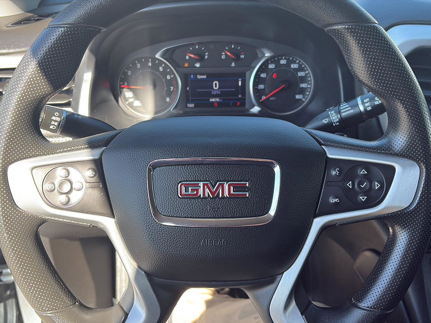 Used 2023 GMC Acadia SLE image 14