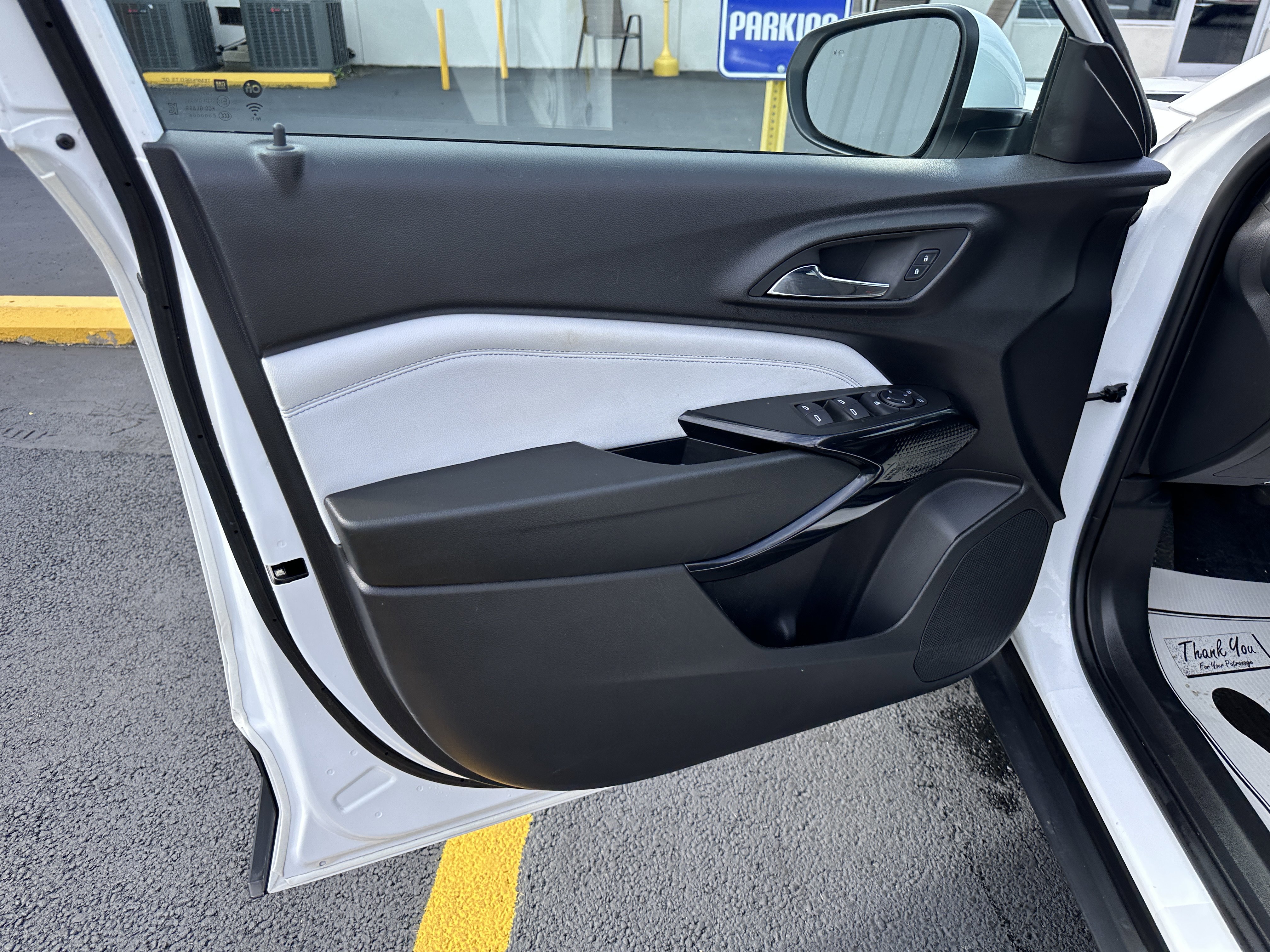 Used 2025 Chevrolet Trax LT w/ Driver Confidence Package image 13