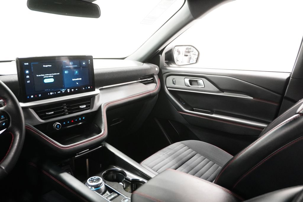 Used 2025 Ford Explorer ST-Line w/ ST-Line Street Pack image 14