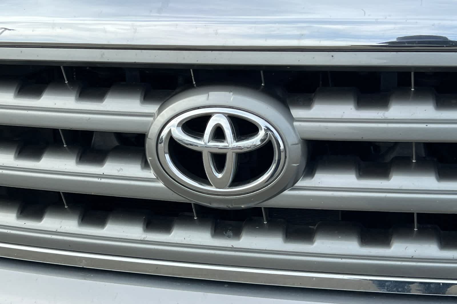Used 2015 Toyota Sequoia Limited RWD image 16
