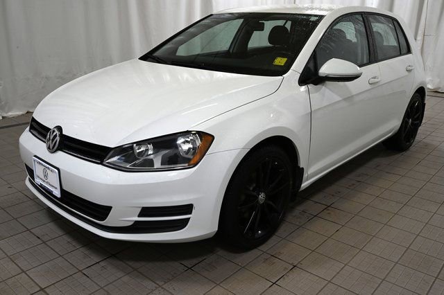 Used 2017 Volkswagen Golf S image 16