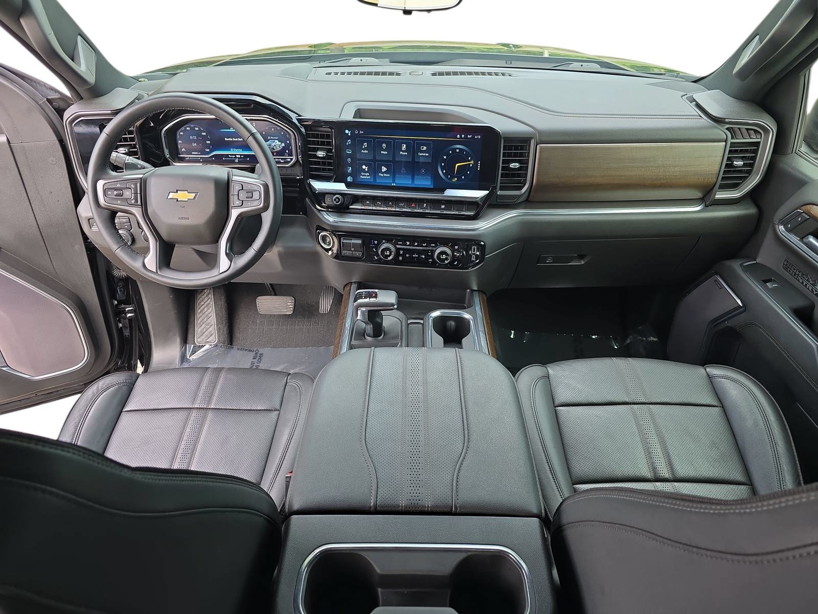 Used 2023 Chevrolet Silverado 1500 High Country w/ High Country Premium Package AWD/4WD image 9
