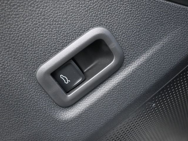 New 2026 Volkswagen Tiguan SE R-Line image 21