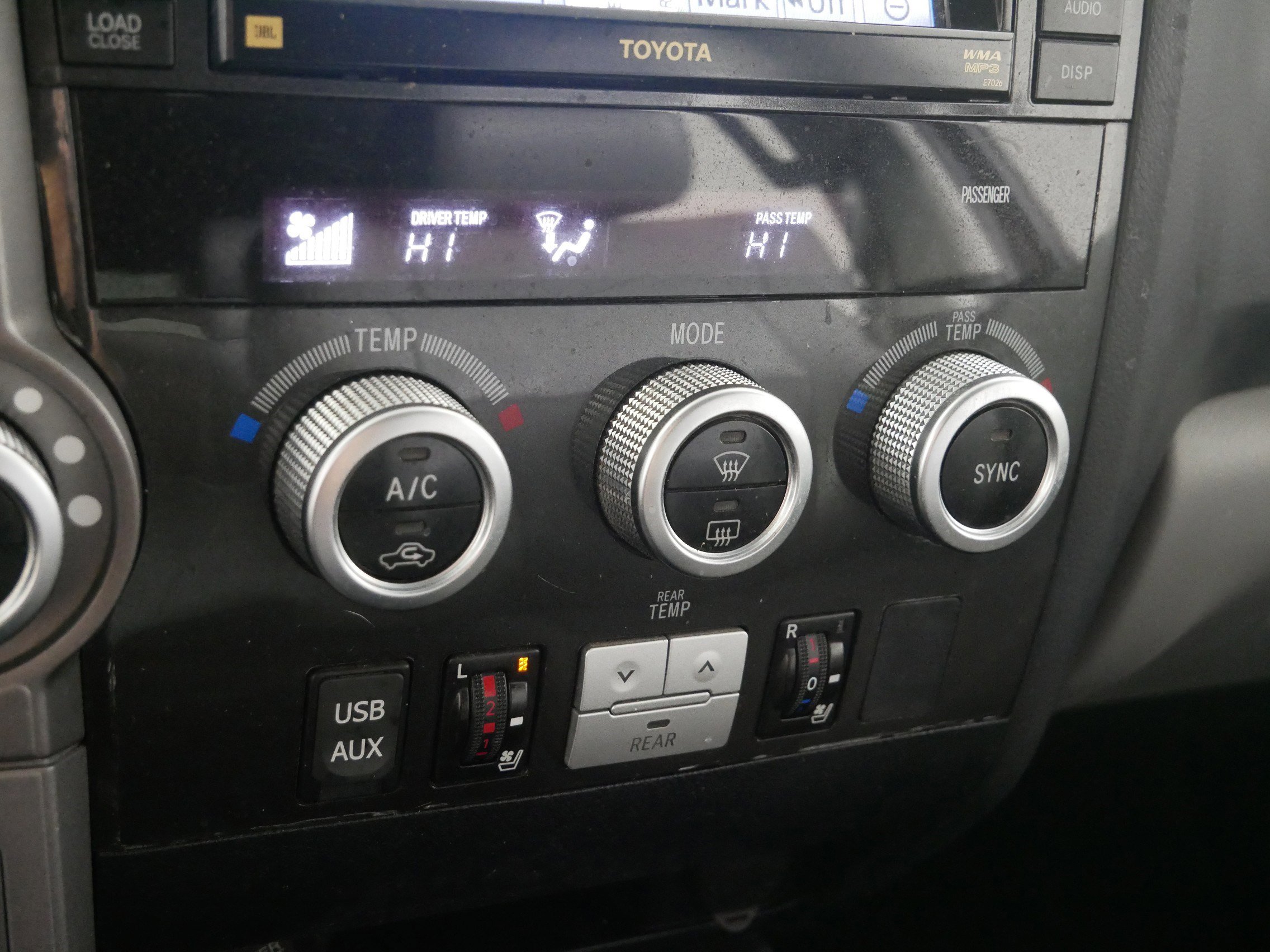 Used 2012 Toyota Sequoia Platinum image 23