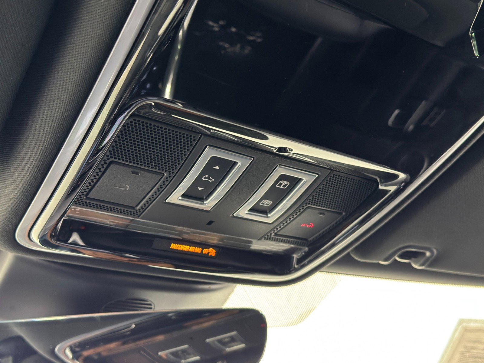 Used 2018 Land Rover Range Rover Sport HSE image 37