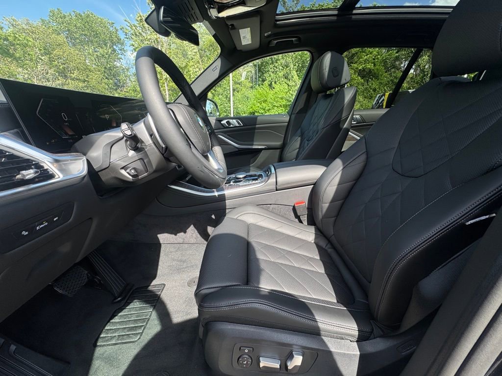 Used 2026 BMW X5 xDrive50e w/ Premium Package image 16