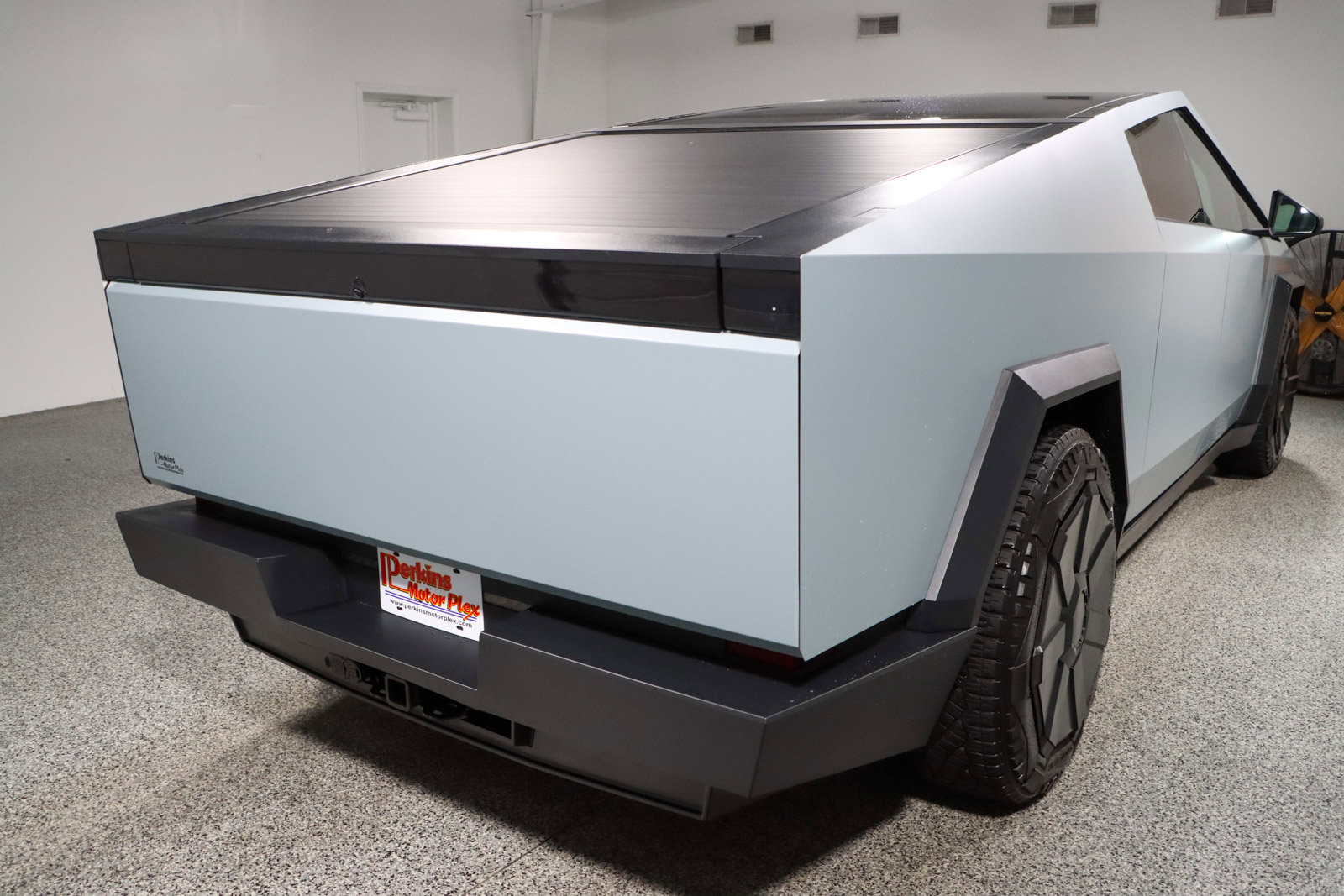 Used 2024 Tesla Cybertruck Cyberbeast AWD/4WD image 7