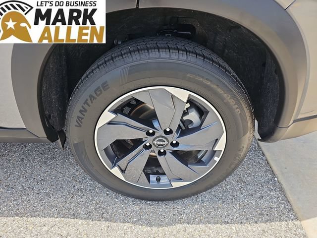 Used 2025 Nissan Rogue SV FWD image 32