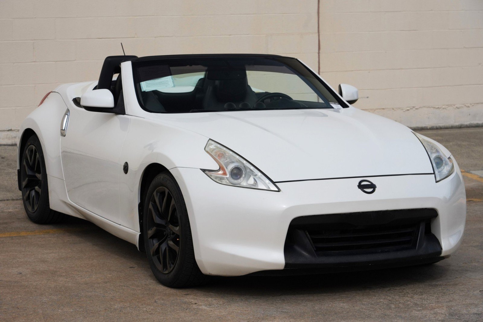 Used 2010 Nissan 370Z Touring RWD image 39