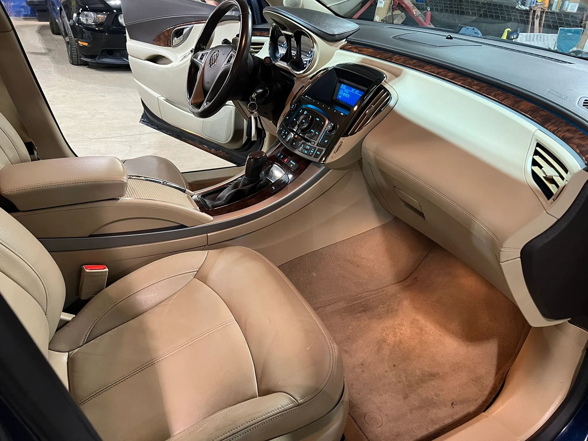 Used 2011 Buick LaCrosse CXL image 14