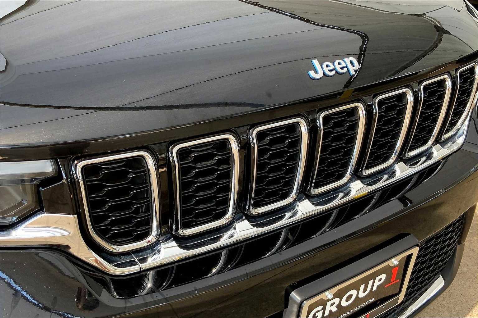 Used 2024 Jeep Grand Cherokee Limited 4xe image 29