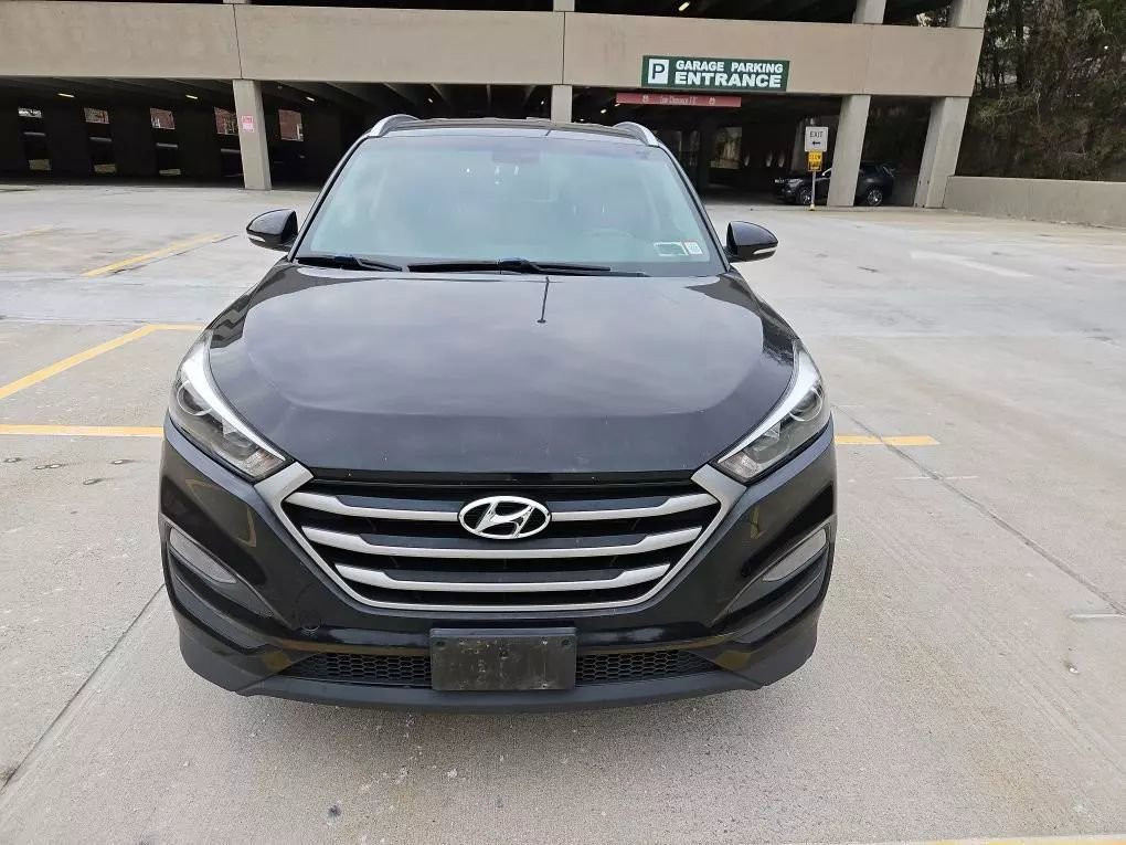 Used 2017 Hyundai Tucson SE Plus image 2