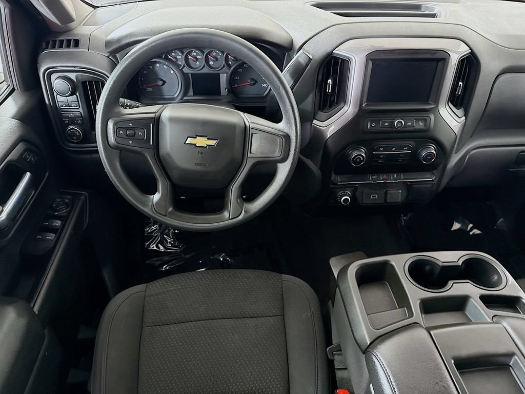Used 2020 Chevrolet Silverado 1500 Custom w/ Custom Value Package AWD/4WD image 3