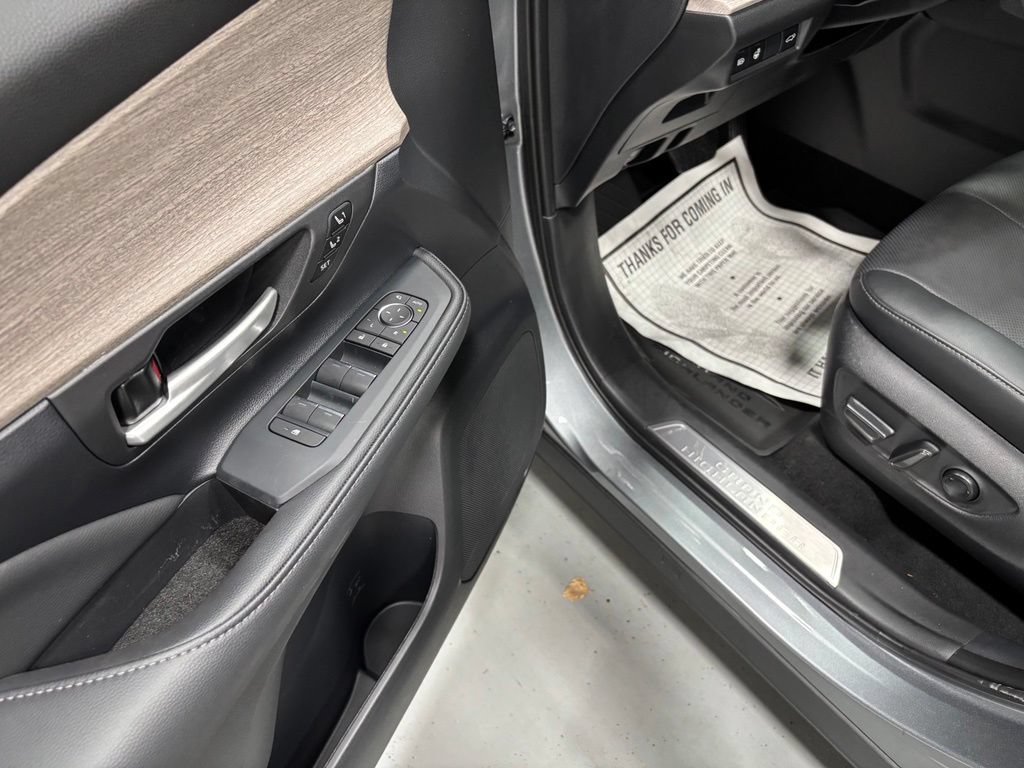 Used 2026 Toyota Grand Highlander AWD image 9