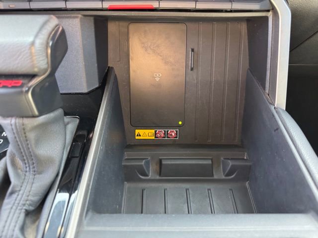 Used 2025 Toyota Tundra Limited AWD/4WD image 19