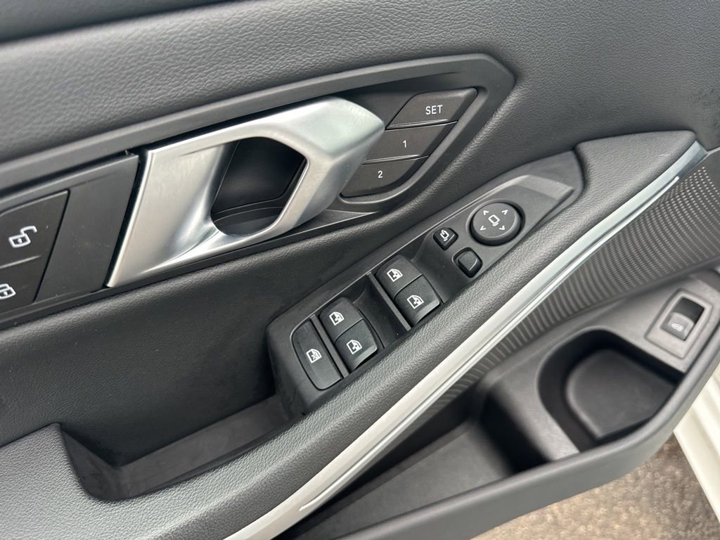 Used 2025 BMW 330i xDrive Sedan image 10