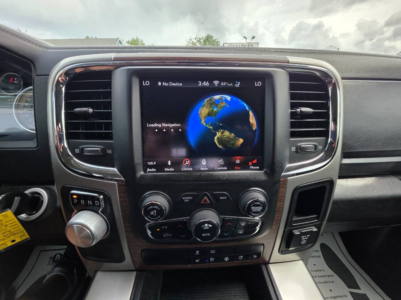 Used 2018 RAM 1500 Laramie RWD image 15