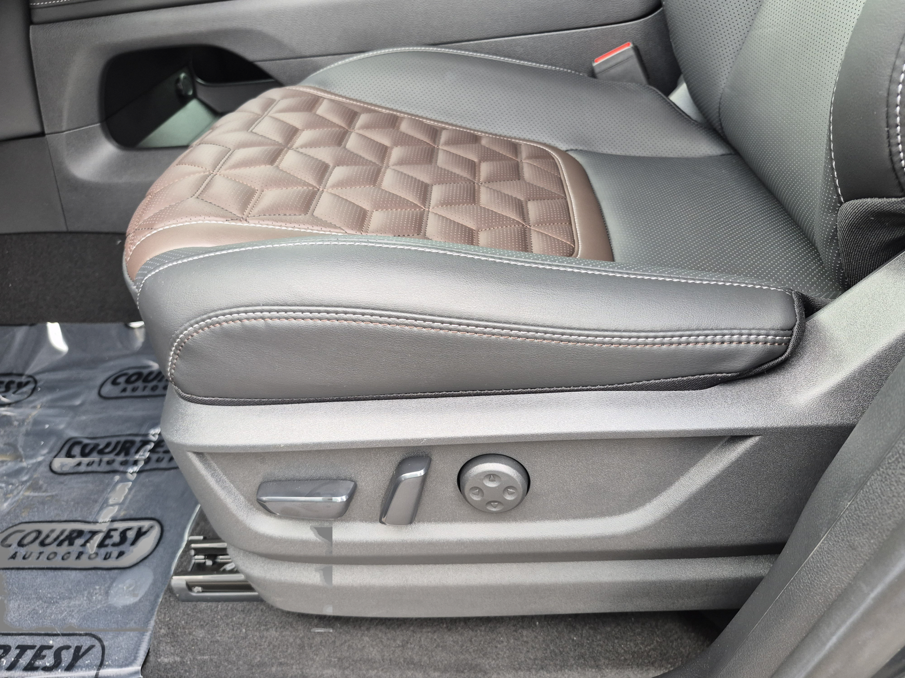 New 2026 Nissan Armada Platinum RWD image 23