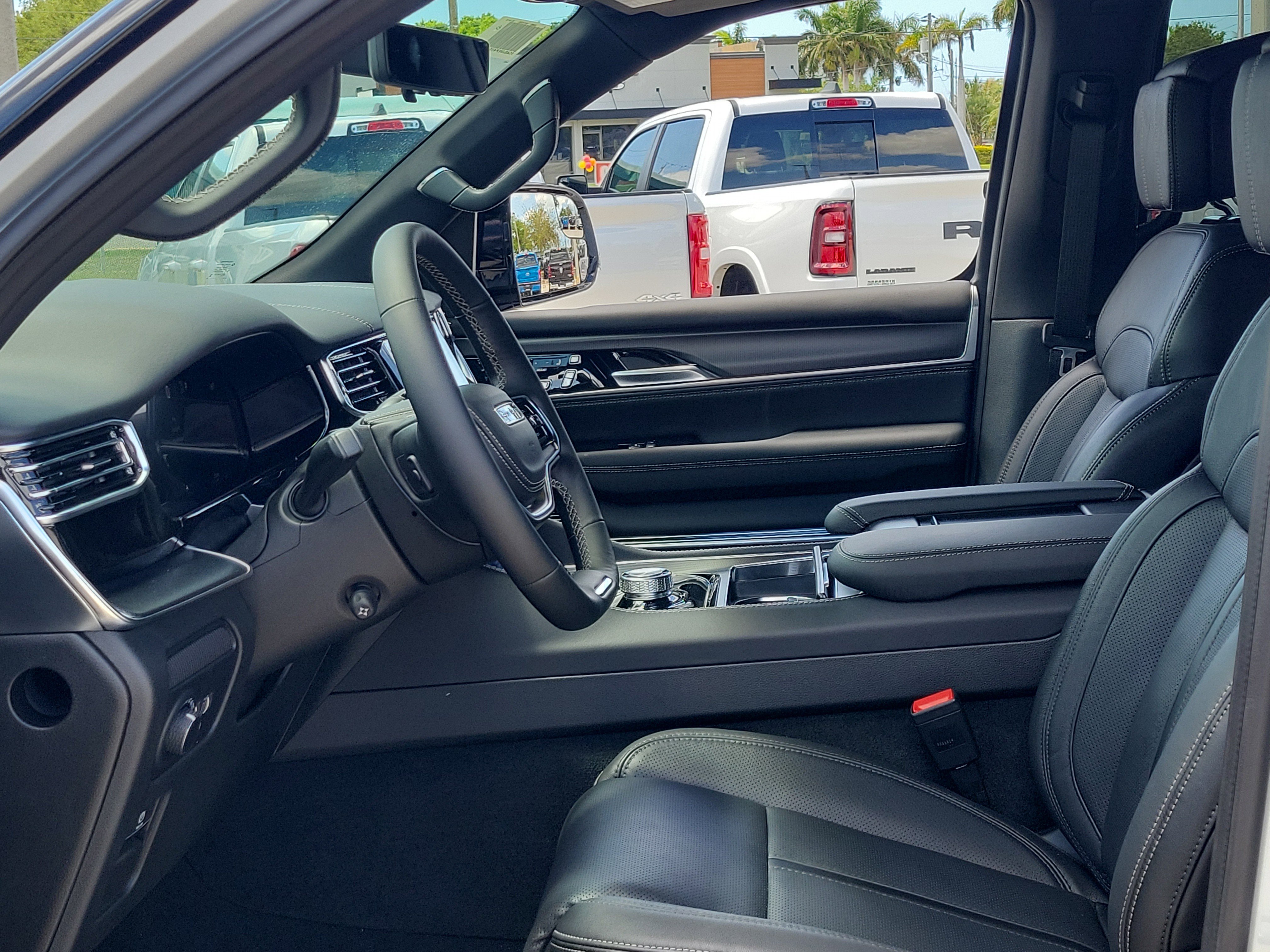 New 2026 Jeep Grand Wagoneer Summit image 18