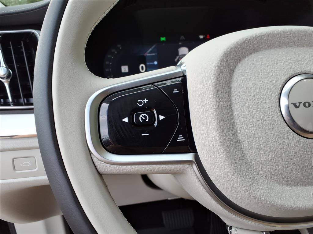 New 2026 Volvo XC60 B5 Ultra w/ Protection Package Premier image 26