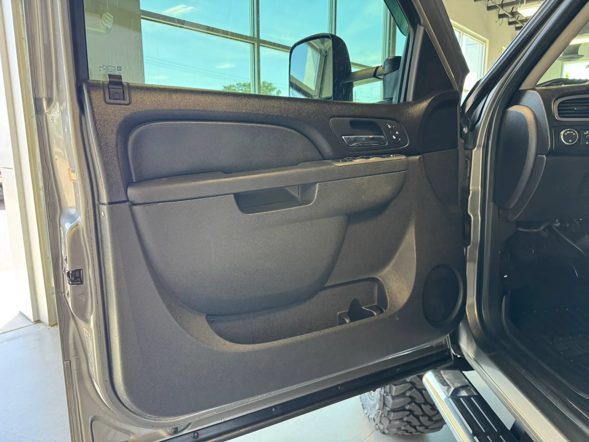 Used 2013 Chevrolet Silverado 2500 LTZ AWD/4WD image 11