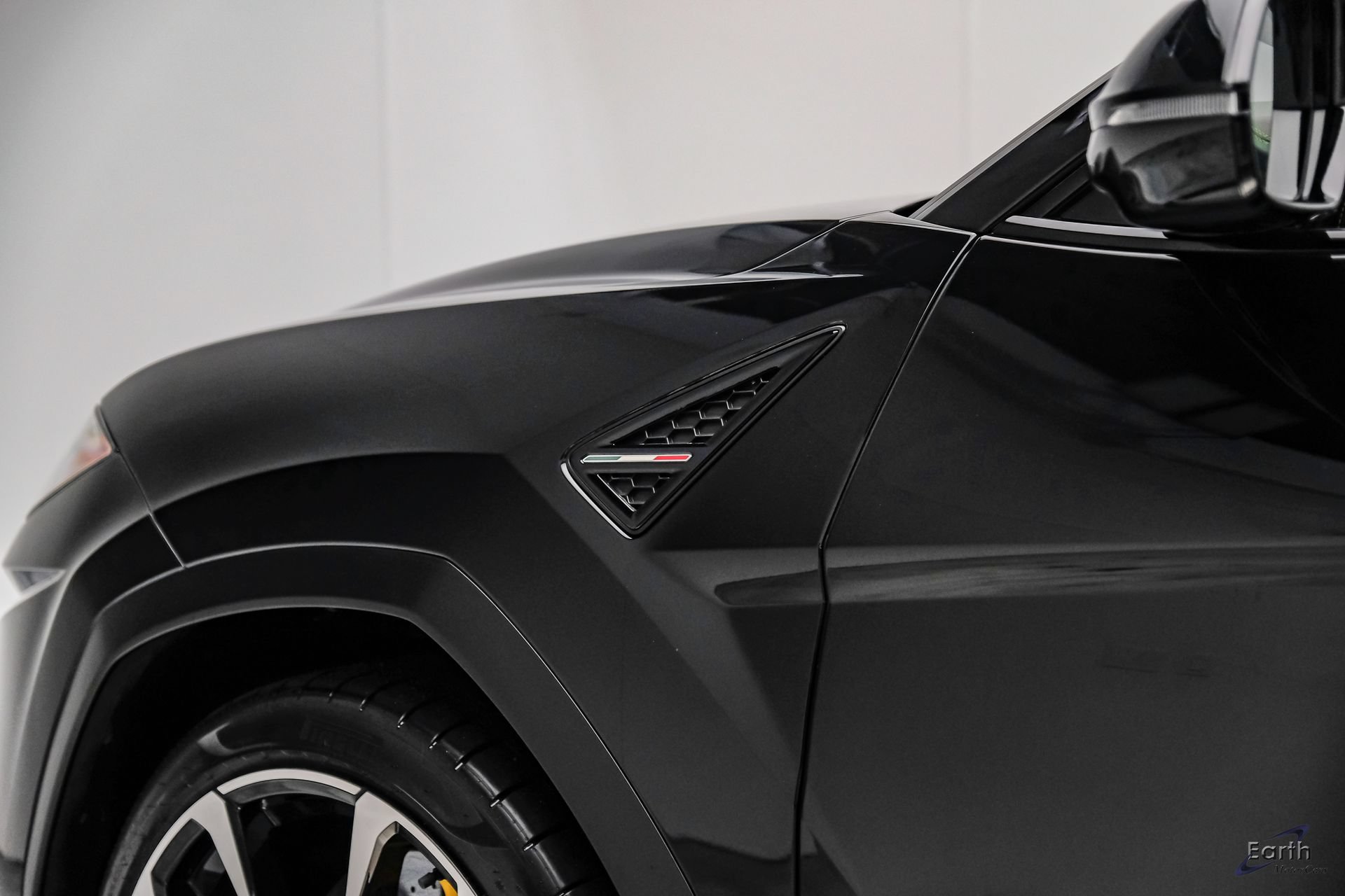 Used 2022 Lamborghini Urus AWD/4WD image 31