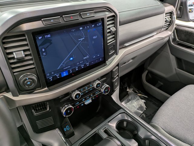 Used 2024 Ford F150 Lightning XLT image 11