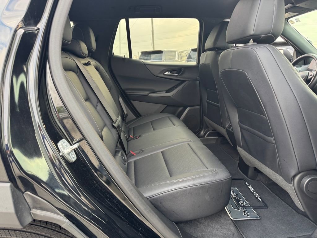 Used 2025 Chevrolet Equinox LT w/ Convenience Package II image 12