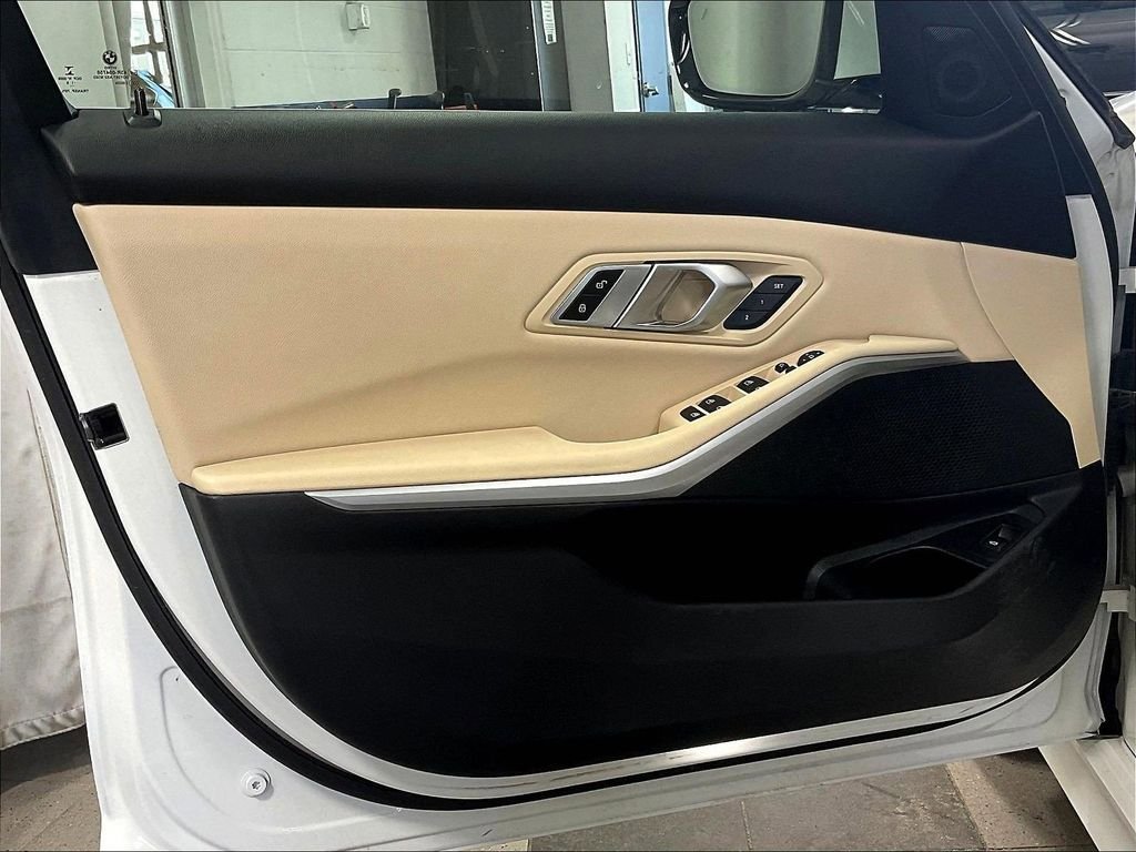 Used 2019 BMW 330i xDrive Sedan w/ Premium Package AWD/4WD image 9