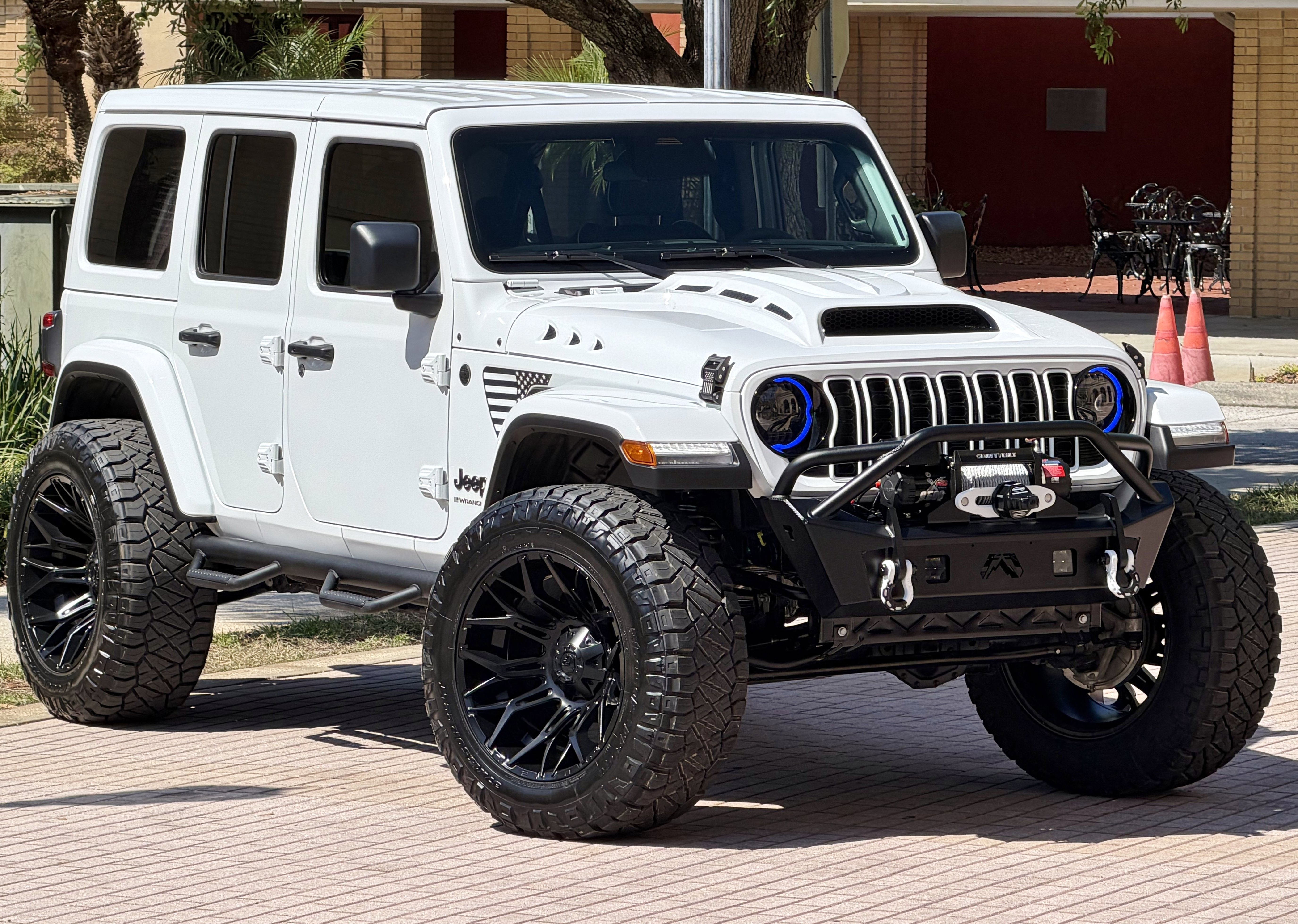 Used 2026 Jeep Wrangler Sahara AWD/4WD image 36